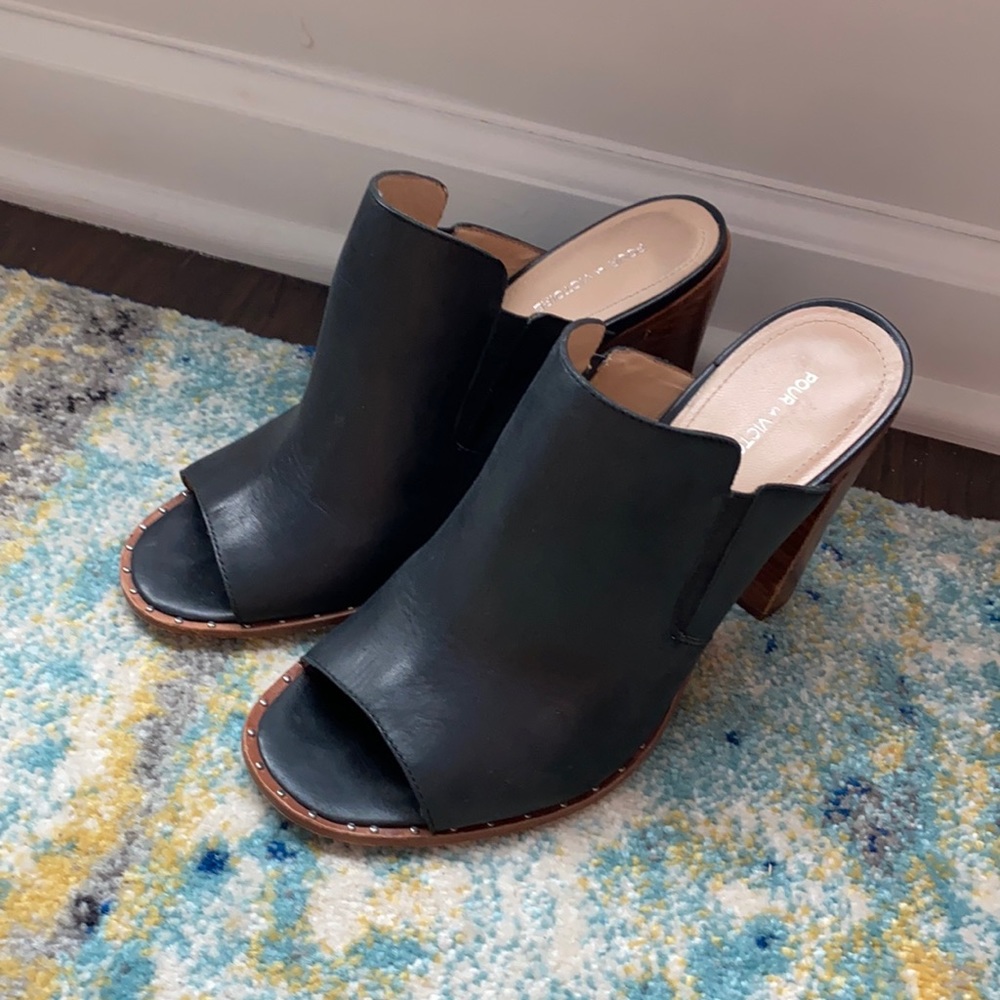 Black heeled mules